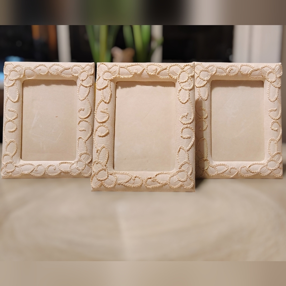 Vintage 4x6 White Embroidered Photo/Picture Frames 3pack